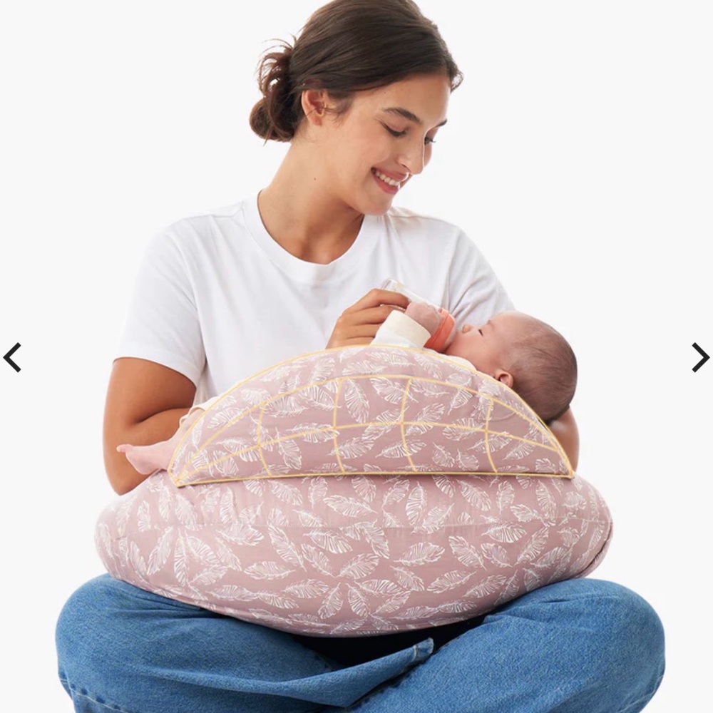 MOMCOZY never used Pink Feather Pattern Nursing Pillow